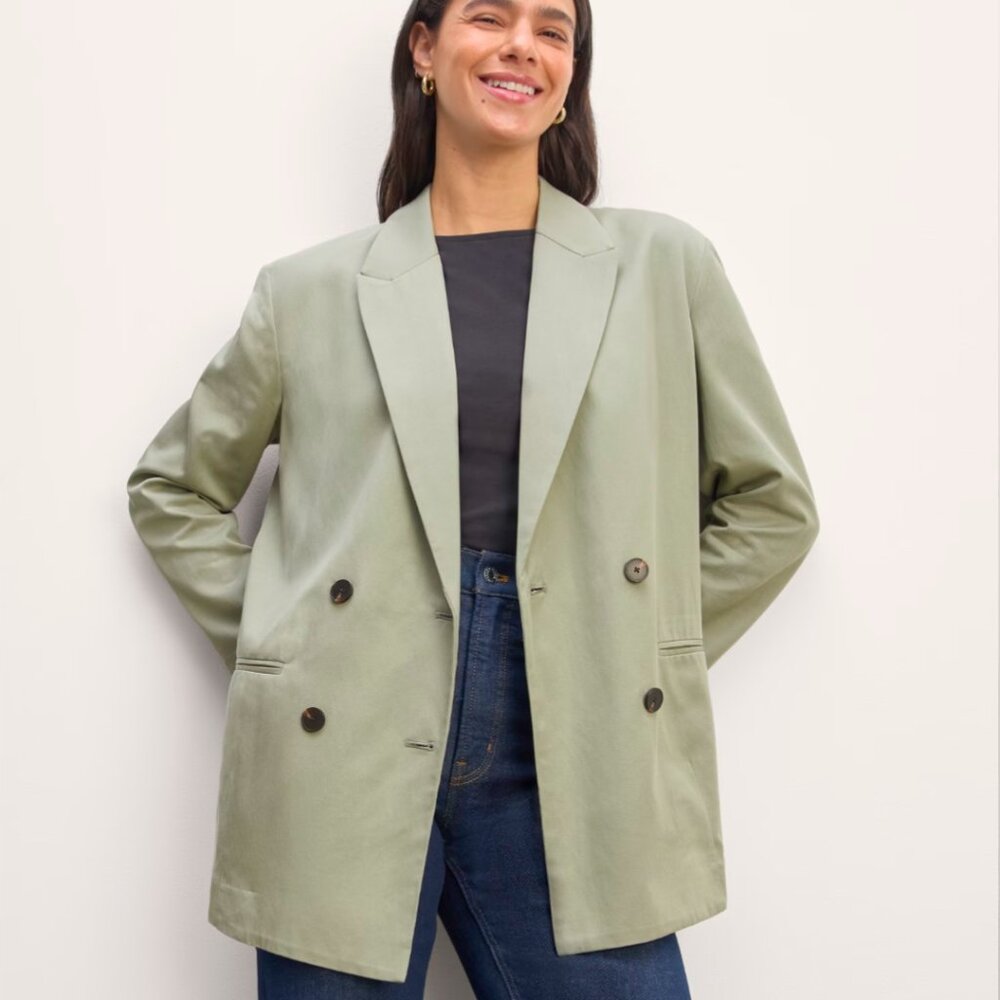 Everlane Double-Breasted Blazer in seagrass